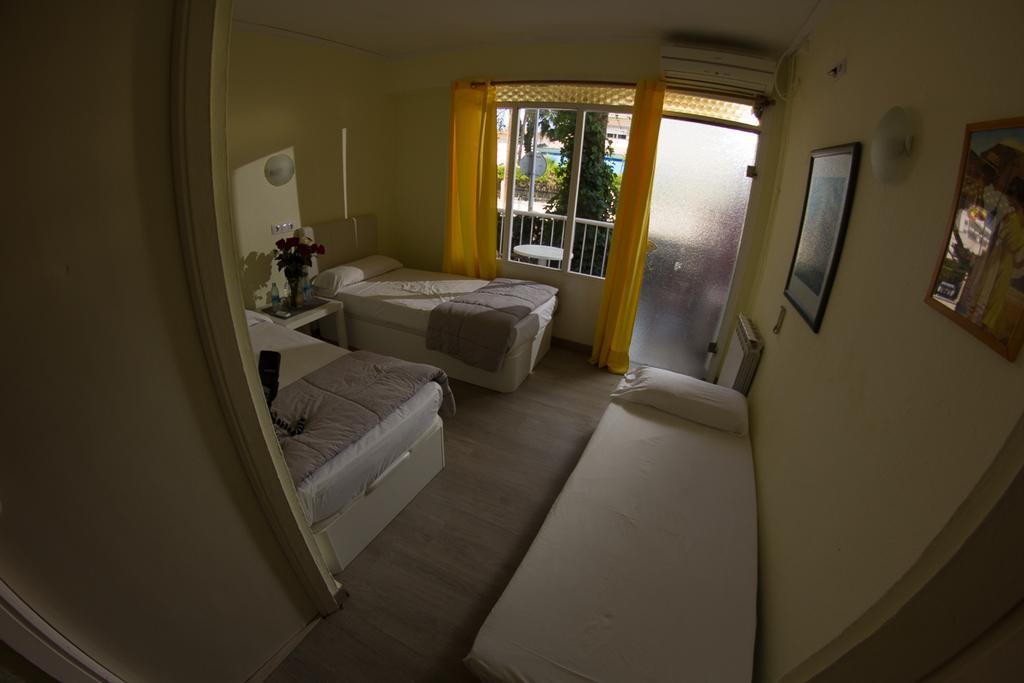 Hostal Alce Playa de Palma  Exterior photo