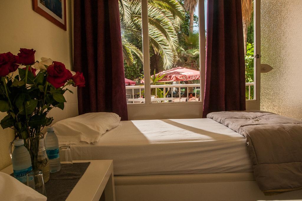 Hostal Alce Playa de Palma  Exterior photo
